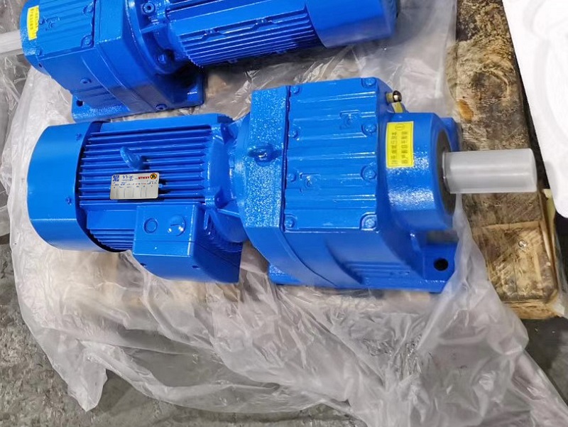 CRW47 CRL47齿轮减速机型号大全,齿轮减速电机.jpg